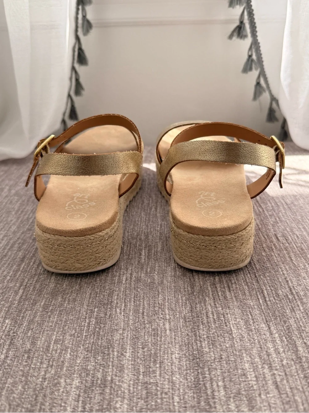 art class - Girls Gold Platform Espadrille Sandals w/ Ankle Strap Buckle -Size2